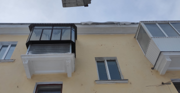 Расчистка кровли от снега и наледи