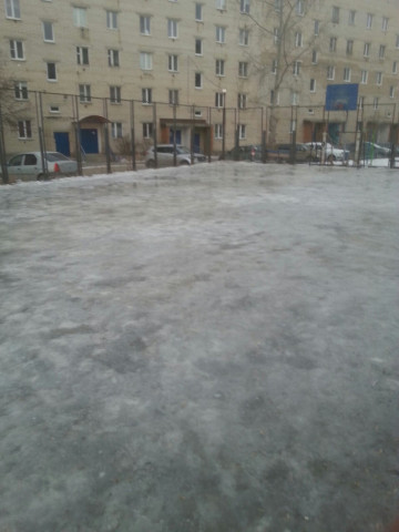 Начало положено! 👌🏻 Залили первый слой будущего катка между домами МЖК 1 и МЖК 4 🤗