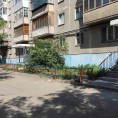 Новый красивый заборчик теперь украшает двор по адресу Уральская 4