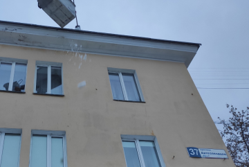 Расчистка кровли от снега и наледи