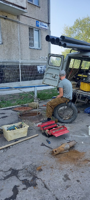 Замена выпуска канализации по адресу Победы 34.