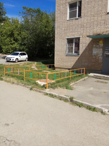 Установка газонного ограждения по адресу Инструментальщиков 4
