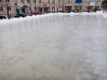 готов каток на МЖК 4