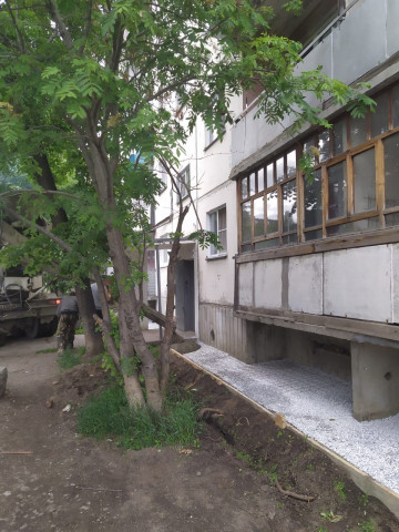 Ещё одна отремонтированная отмостка совсем скоро будет радовать жителей👍🏻 ул. Победы д.31