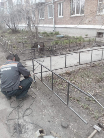 Установка нового забора по адресу Ферсмана 4.