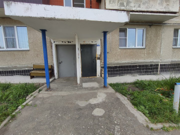 Было-стало🤗 По просьбе собственников установили лавочку по адресу Победы 34.