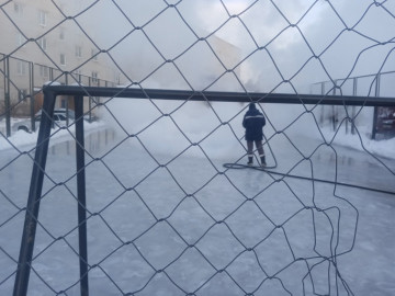 Продолжаем подготавливать каток. ❄